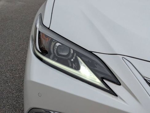 Certified 2025 Lexus ES 350 w/ Premium Package image 10