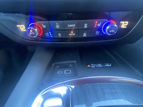 Used 2024 Buick Enclave Premium image 24