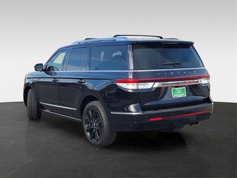 Used 2023 Lincoln Navigator Reserve image 5
