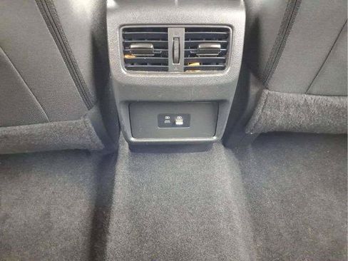 Certified 2022 Nissan Rogue SV FWD image 12