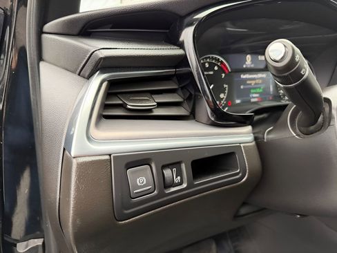 Used 2023 Cadillac XT5 Luxury image 20