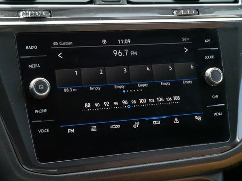 Certified 2022 Volkswagen Tiguan SE R-Line image 22