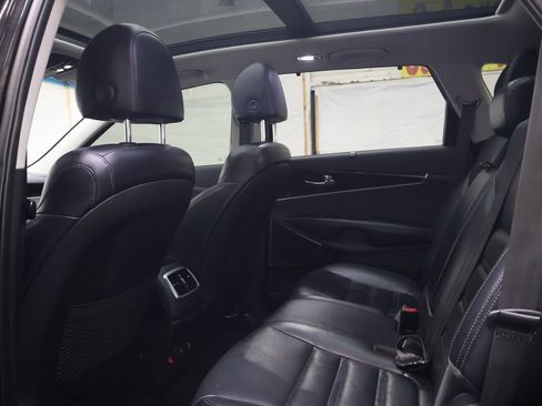 Used 2019 Kia Sorento SX image 15