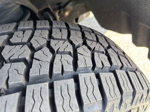 Used 2017 Chevrolet Silverado 1500 LT w/ Midnight Edition image 10