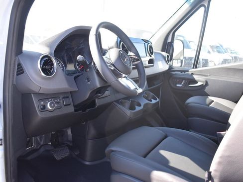 New 2025 Mercedes-Benz Sprinter 2500 image 10