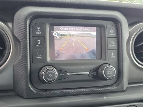 Used 2021 Jeep Gladiator Sport AWD/4WD image 13