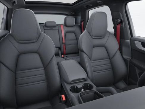 Certified 2026 Porsche Cayenne AWD/4WD image 5
