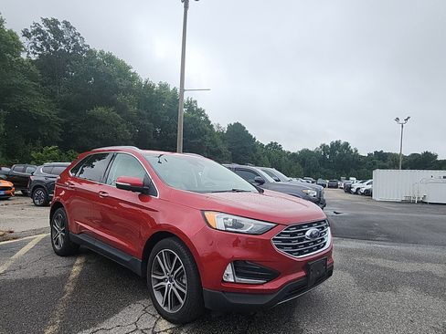 Used 2020 Ford Edge Titanium AWD/4WD image 2