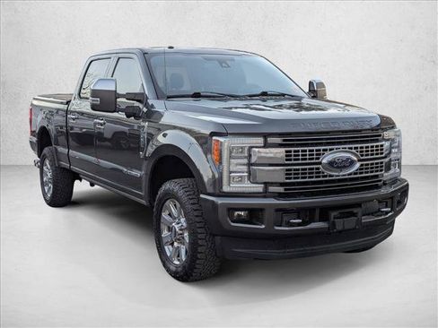 Used 2017 Ford F250 Platinum w/ Platinum Ultimate Package image 3