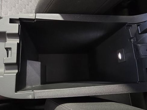 Used 2018 Chevrolet Equinox LT image 21