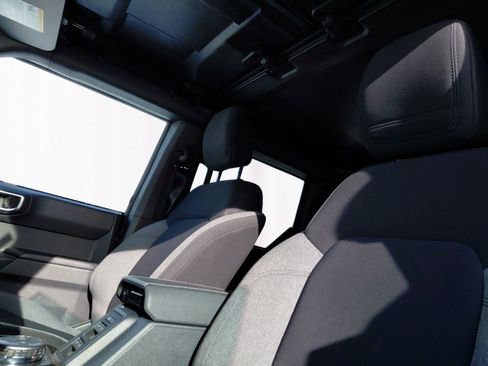 Used 2025 Ford Bronco Big Bend image 9