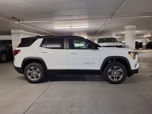 Used 2026 GMC Terrain Elevation w/ Technology Package II FWD image 4