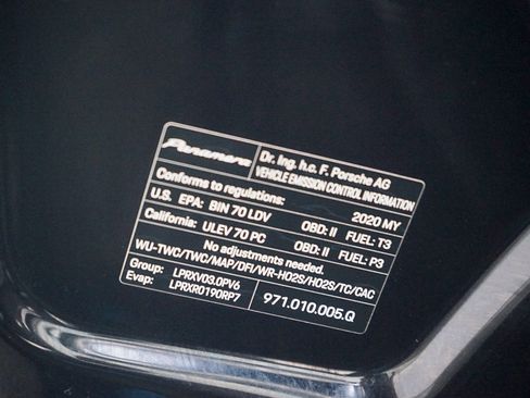 Used 2020 Porsche Panamera image 37