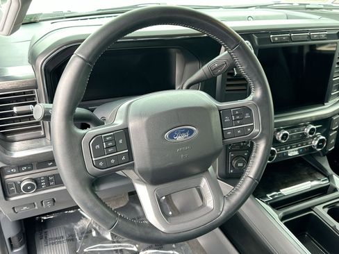 Used 2024 Ford F250 Lariat w/ Black Appearance Package image 18