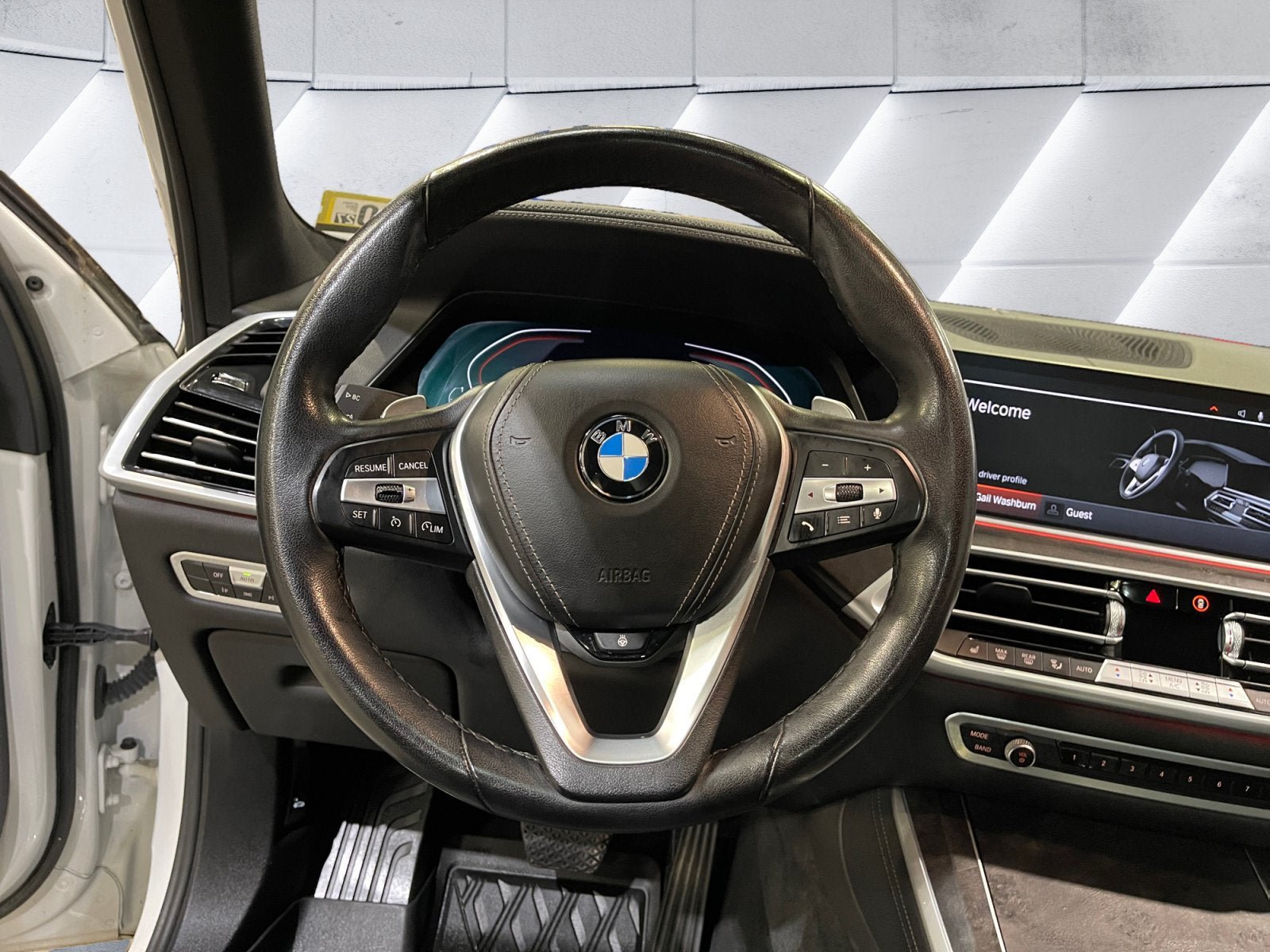 Used 2022 BMW X5 xDrive40i w/ Premium Package AWD/4WD image 13