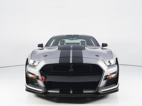Used 2022 Ford Mustang Shelby GT500 w/ Carbon Fiber Track Pack RWD image 3