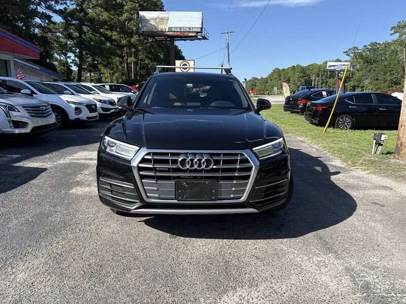Used 2020 Audi Q5 2.0T Premium w/ Convenience Package AWD/4WD image 2
