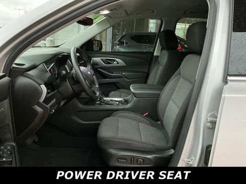Used 2021 Chevrolet Traverse LT image 7