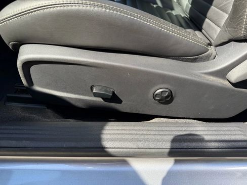 Used 2013 Dodge Challenger R/T image 17