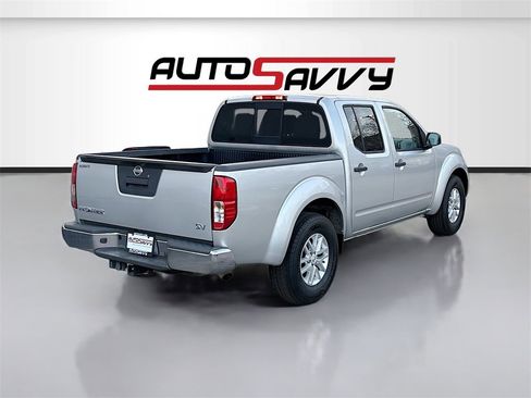 Used 2019 Nissan Frontier SV image 7