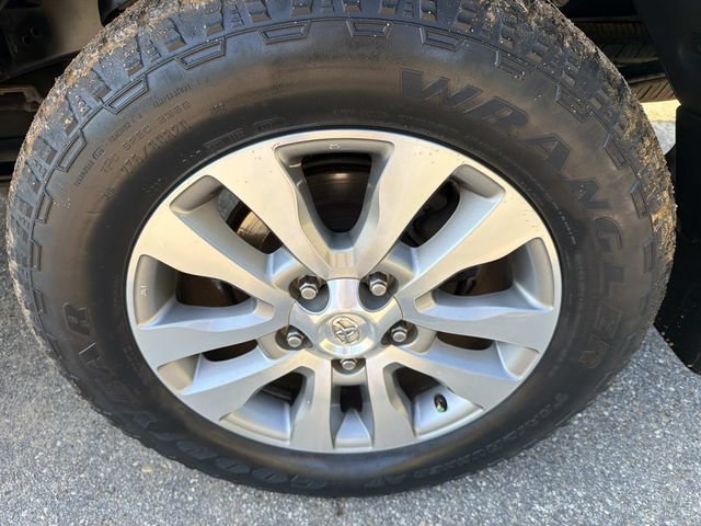 Used 2015 Toyota Tundra Limited AWD/4WD image 27