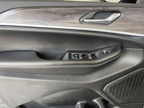 New 2026 Jeep Grand Cherokee L 4WD image 7