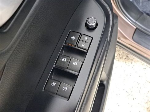 Used 2017 Toyota Highlander XLE w/ Carpet Mat Package image 24