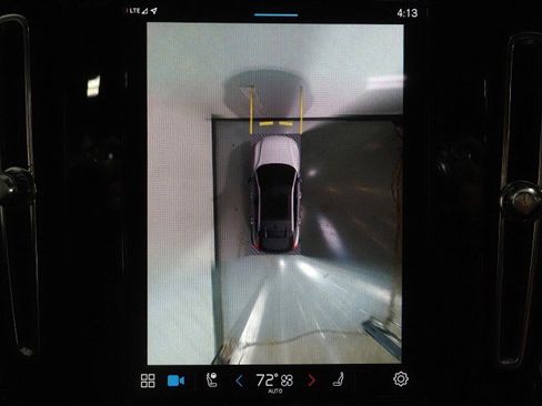 Used 2022 Volvo C40 P8 Recharge Ultimate image 28