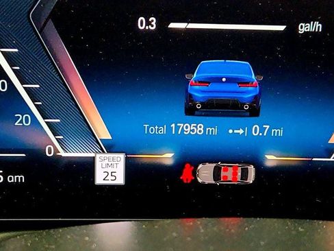 Used 2024 BMW 330i Sedan w/ M Sport Package image 15