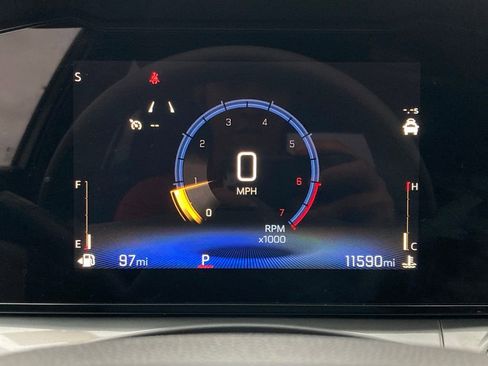 Used 2025 Chevrolet Trax LT image 13