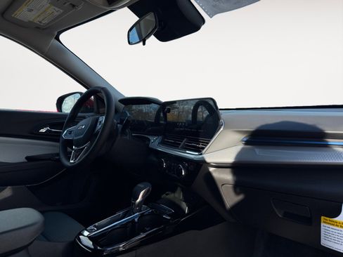 New 2026 Chevrolet Trax LT w/ Driver Confidence Package image 15