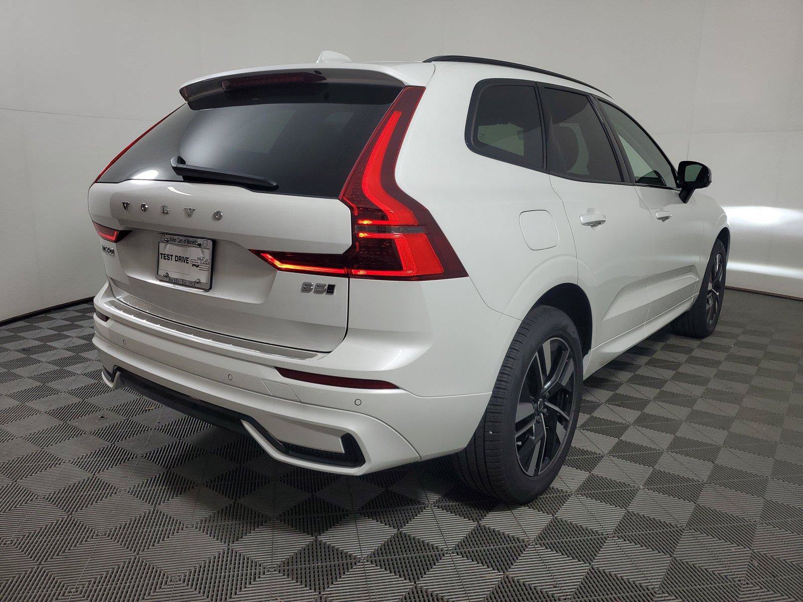 New 2027 Volvo XC60 B5 Core AWD/4WD image 6