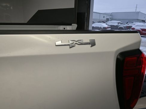 Used 2025 GMC Sierra 1500 SLT image 20