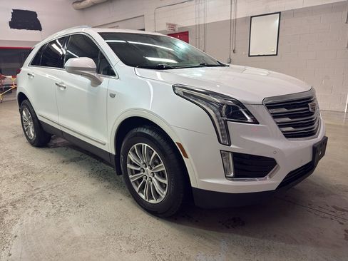 Used 2017 Cadillac XT5 Luxury w/ Driver Awareness Package AWD/4WD image 1