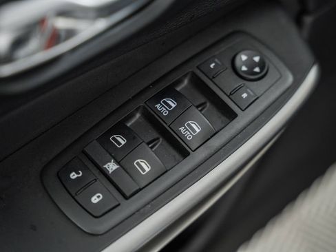 Used 2021 Jeep Cherokee Latitude Lux w/ Sun & Sound Group image 40