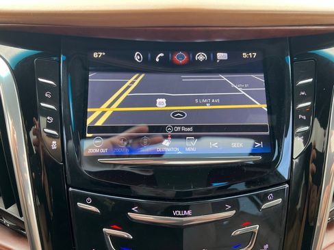 Used 2017 Cadillac Escalade ESV Platinum AWD/4WD image 39