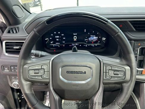 Used 2023 GMC Yukon Denali Ultimate AWD/4WD image 15
