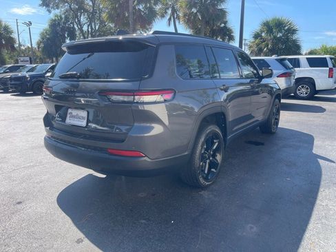 Used 2022 Jeep Grand Cherokee L Laredo RWD image 6