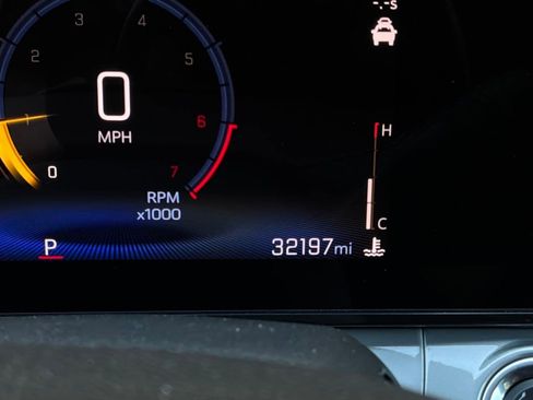 Used 2025 Chevrolet Trax LT w/ LT Convenience Package FWD image 37