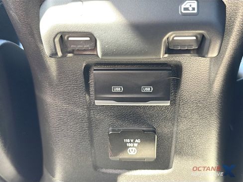 Used 2022 Jeep Wrangler Unlimited Rubicon w/ Dual Top Group AWD/4WD image 26
