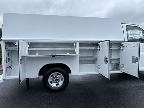 New 2025 GMC Savana 3500 w/ Power Convenience Package image 38