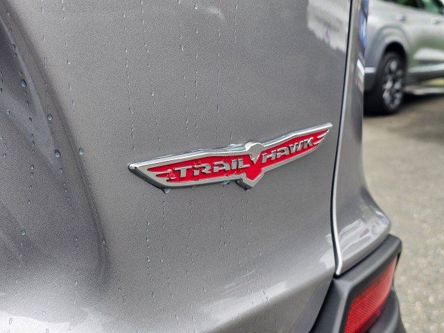 Used 2022 Jeep Cherokee Trailhawk w/ Premium Leather Package AWD/4WD image 15