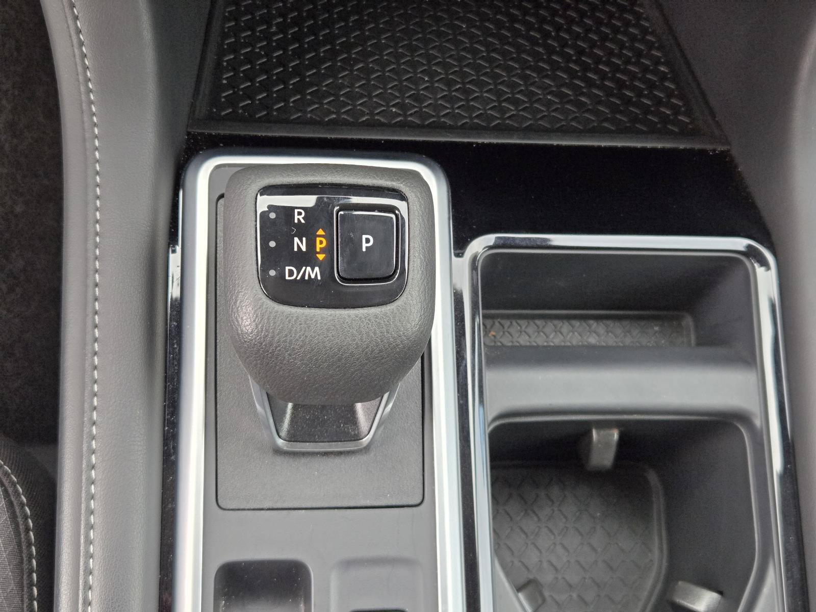Used 2026 Nissan Pathfinder SV FWD image 13