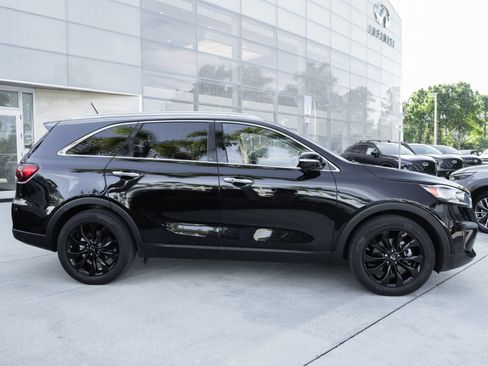 Used 2020 Kia Sorento EX FWD image 25