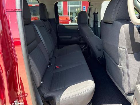 Used 2024 Nissan Frontier SV w/ Tow Package RWD image 9
