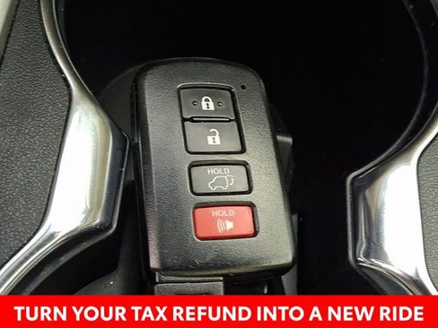 Certified 2018 Toyota Highlander XLE image 18