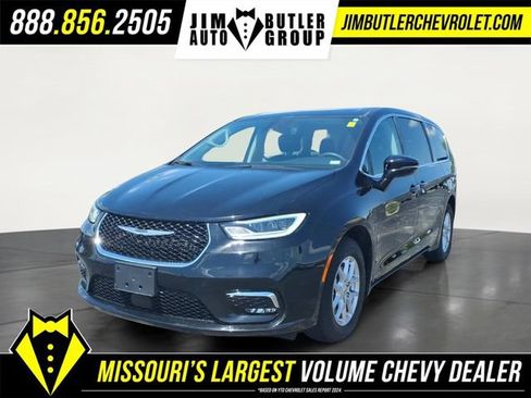 Used 2024 Chrysler Pacifica Touring-L FWD image 1