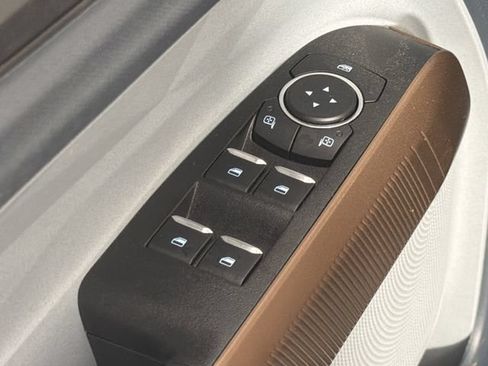 Used 2024 Ford Maverick Lariat FWD image 17