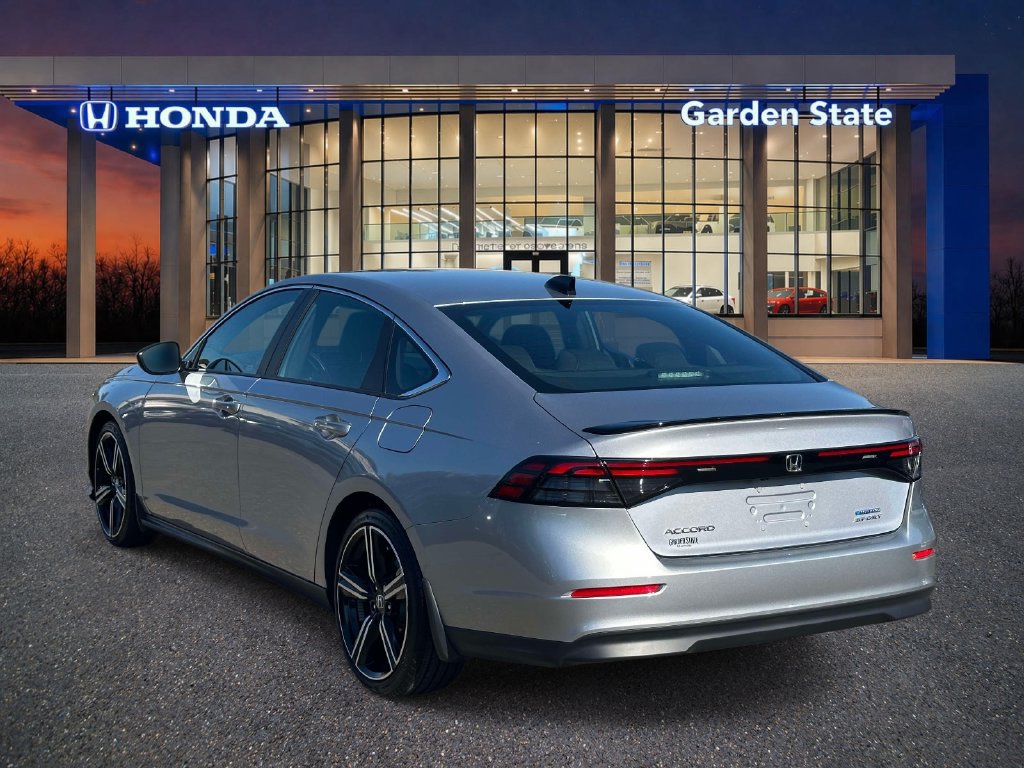Used 2023 Honda Accord Sport image 3