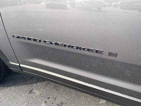 New 2025 Jeep Grand Cherokee Altitude image 46